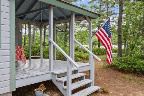 $2,499,000 | 28 Potato Island, Holderness, NH 03245