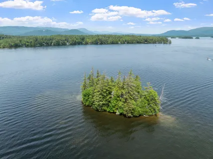 $2,499,000 | 28 Potato Island, Holderness, NH 03245