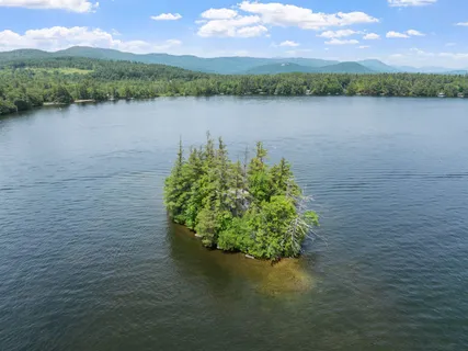 $2,499,000 | 28 Potato Island, Holderness, NH 03245