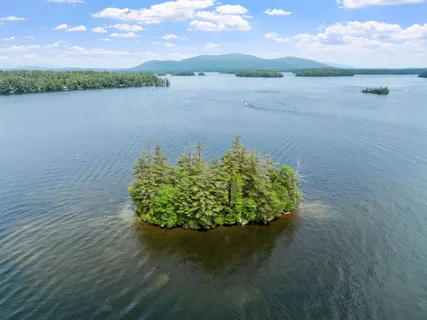 $2,499,000 | 28 Potato Island, Holderness, NH 03245