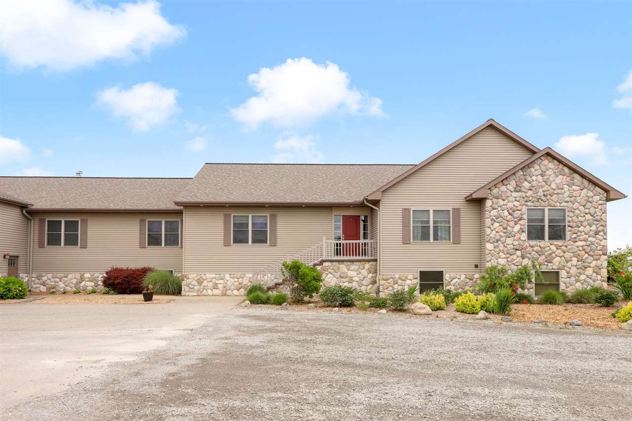 7256 7 Mile Road Freeland, MI 48623 - Photo 4 of 98