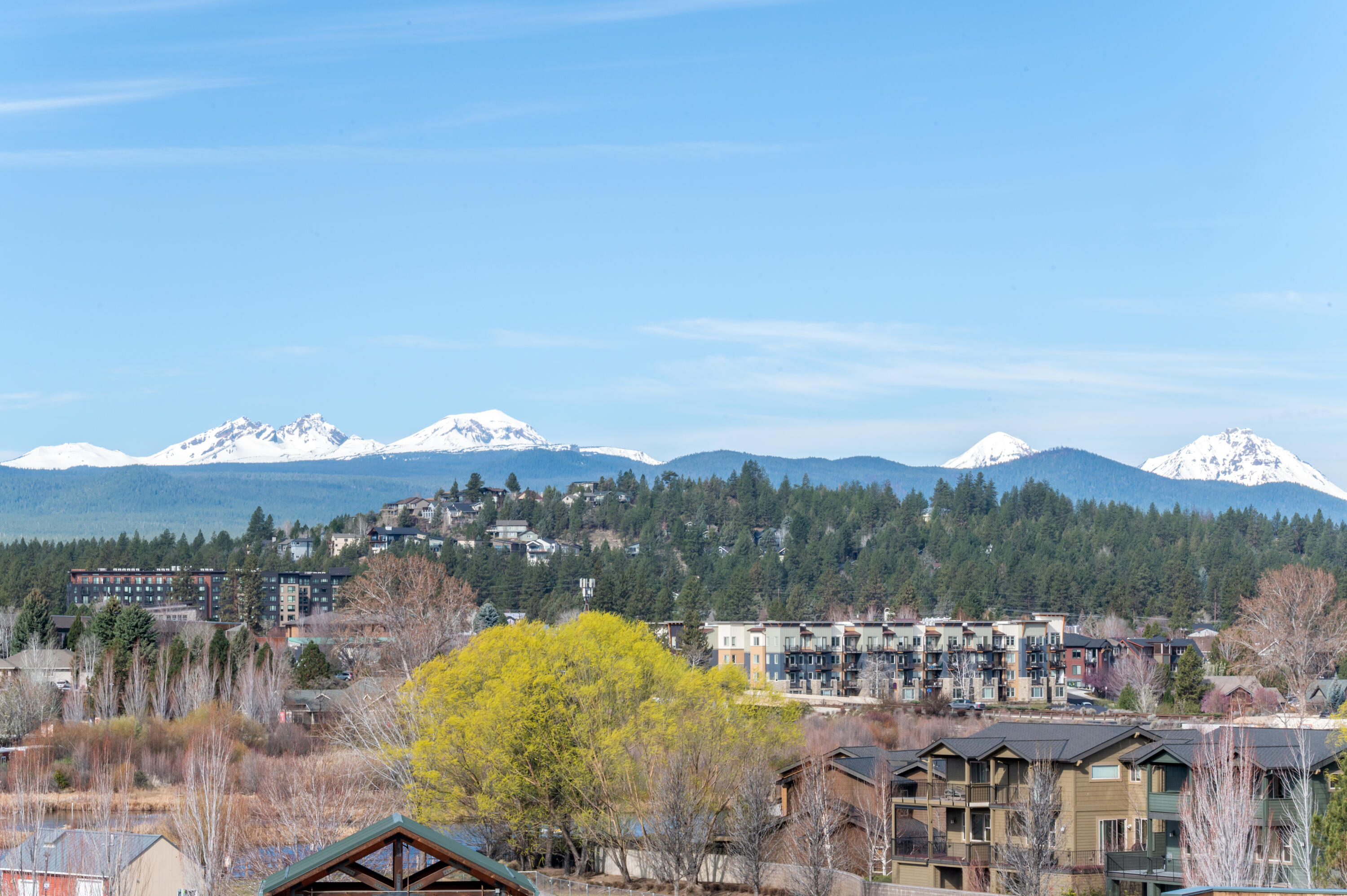 291 Southwest Bluff Drive, Unit 320 Bend, OR 97702 - Photo 2 of 31