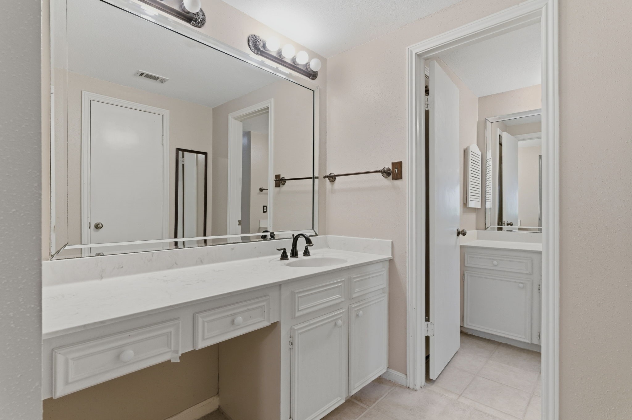 144 April Point Drive South Conroe, TX 77356 - Photo 17 of 33