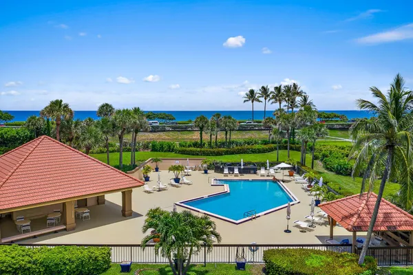 $830,000 | 401 Ocean Bluffs Boulevard, Unit 402, Jupiter, FL 33477