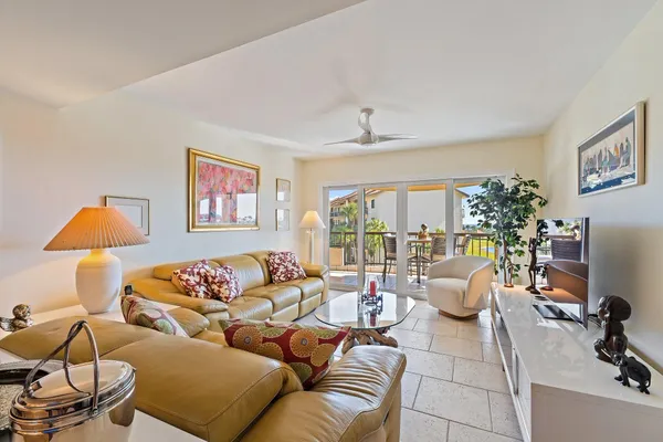$830,000 | 401 Ocean Bluffs Boulevard, Unit 402, Jupiter, FL 33477