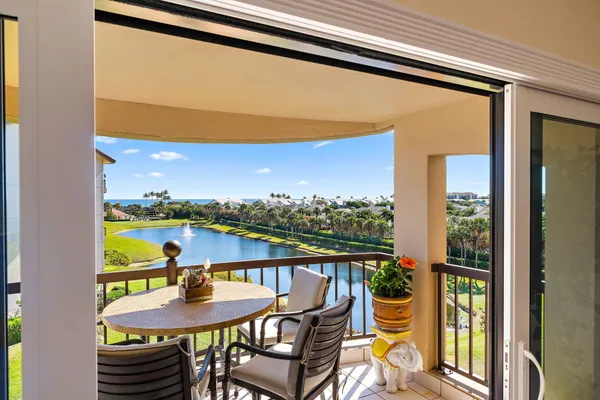 $830,000 | 401 Ocean Bluffs Boulevard, Unit 402, Jupiter, FL 33477