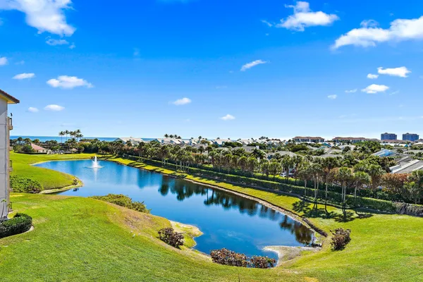 $830,000 | 401 Ocean Bluffs Boulevard, Unit 402, Jupiter, FL 33477