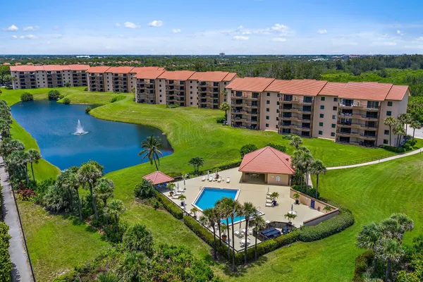 $830,000 | 401 Ocean Bluffs Boulevard, Unit 402, Jupiter, FL 33477