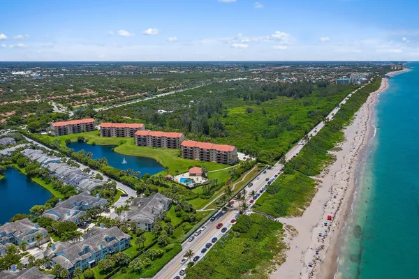 $830,000 | 401 Ocean Bluffs Boulevard, Unit 402, Jupiter, FL 33477