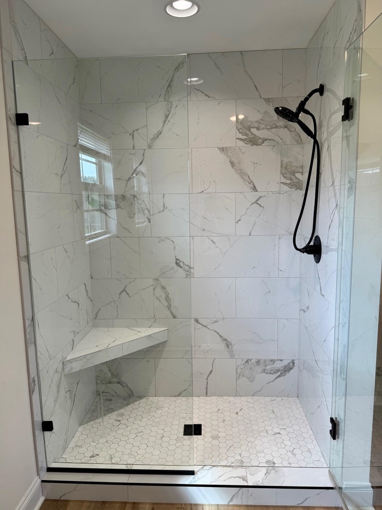 2617 Spring Arbor Court Cookeville, TN 38501 - Photo 9 of 32 a bathroom with a shower