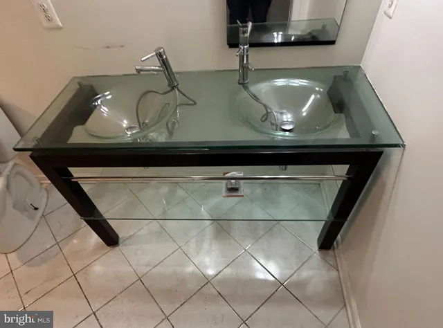 a close view of sink