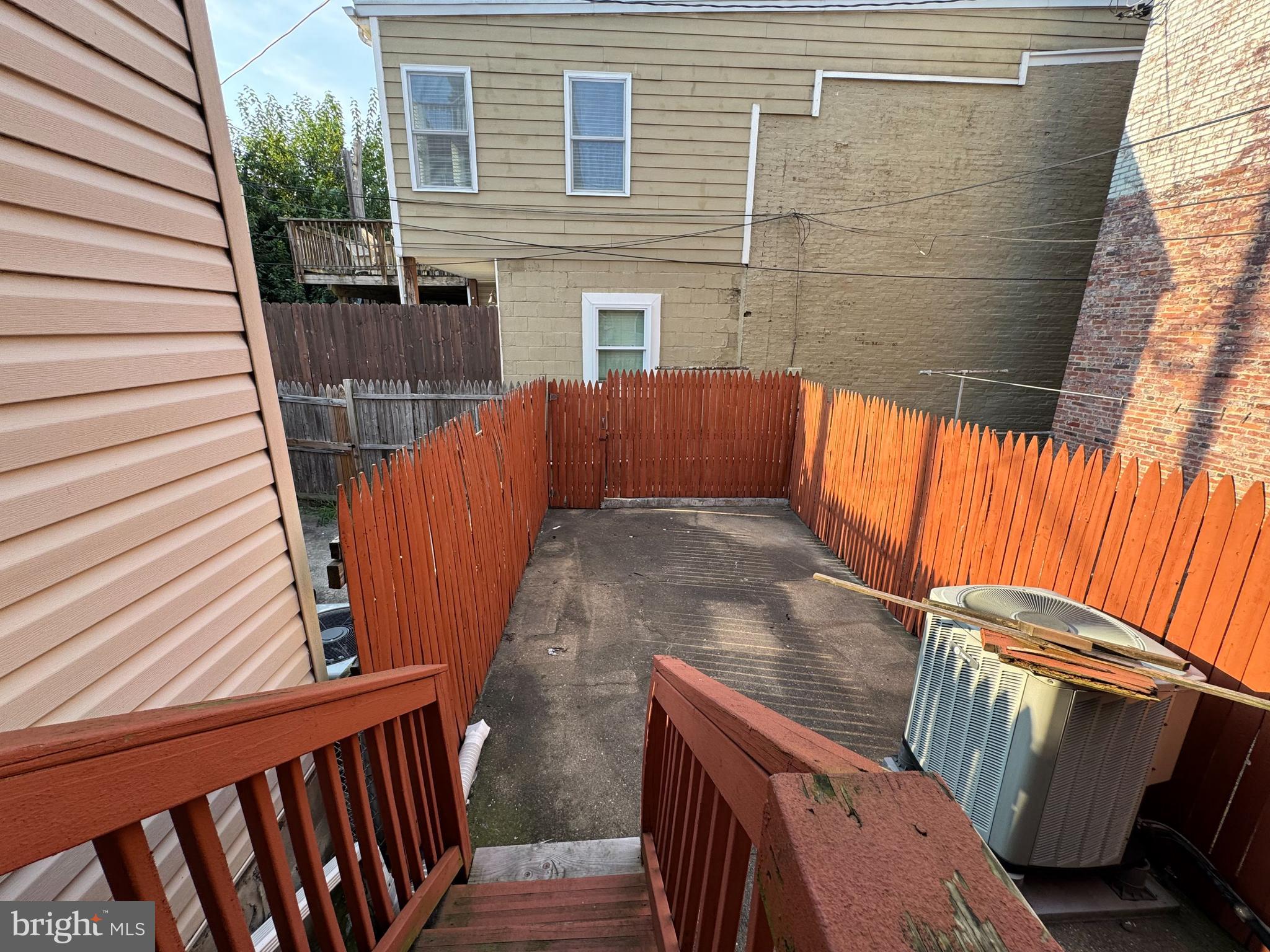 118 West Randall Street Baltimore, MD 21230 - Photo 4 of 22 a view of deck with patio