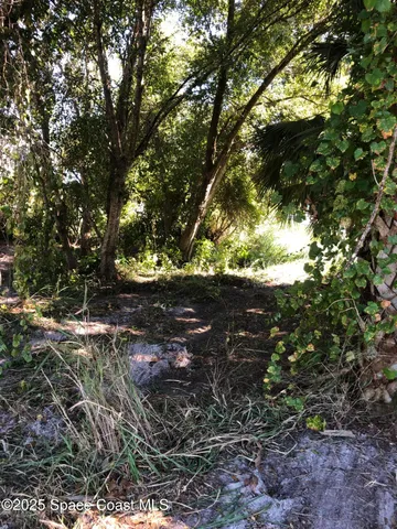 $129,999 | 4 Oak Street, Micco, FL 32976