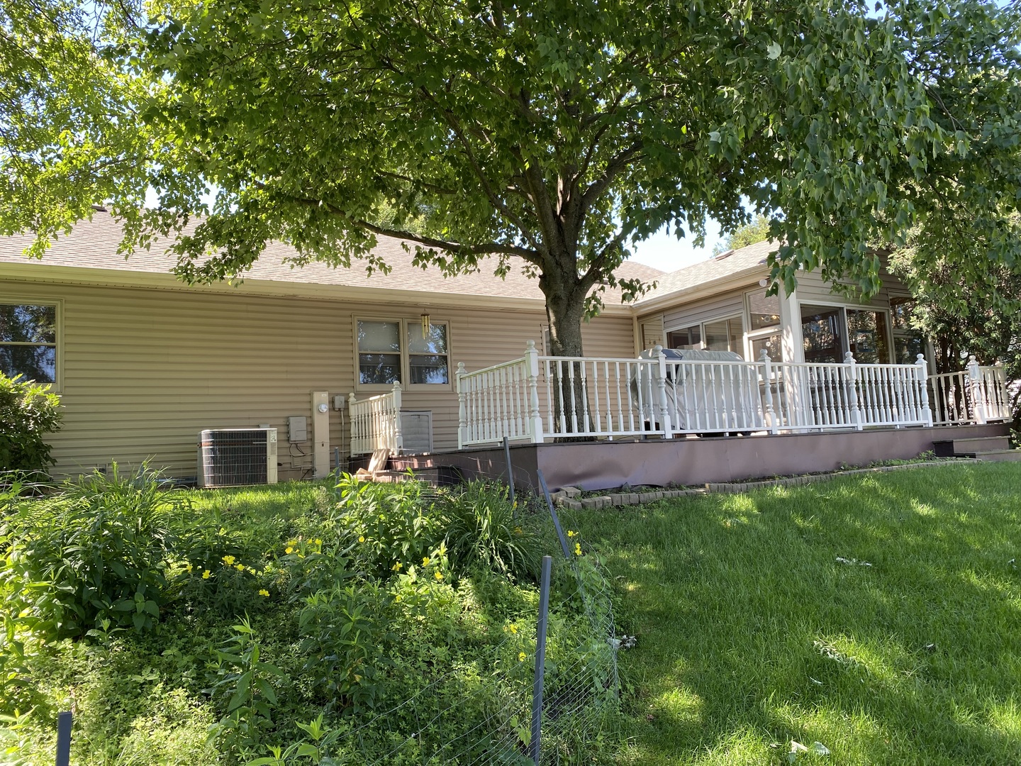 809 Roger Road Woodstock, IL 60098 - Photo 31 of 33