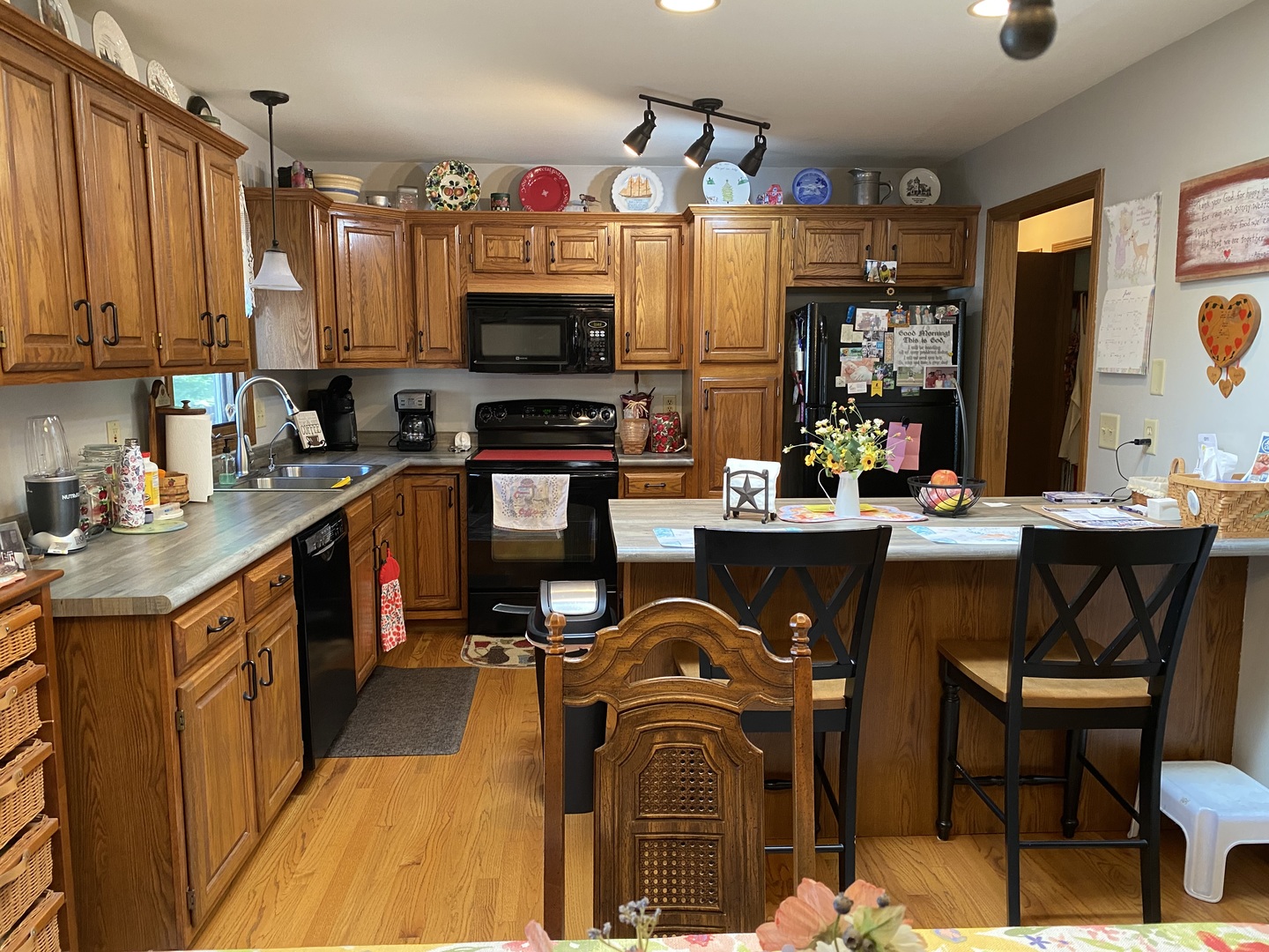 809 Roger Road Woodstock, IL 60098 - Photo 7 of 33