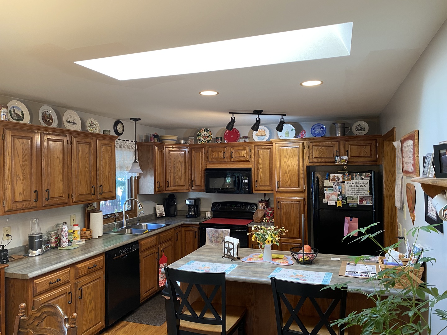 809 Roger Road Woodstock, IL 60098 - Photo 8 of 33