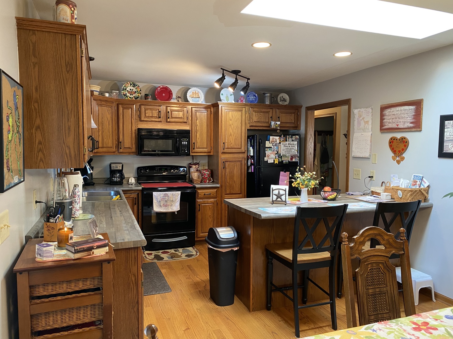 809 Roger Road Woodstock, IL 60098 - Photo 9 of 33