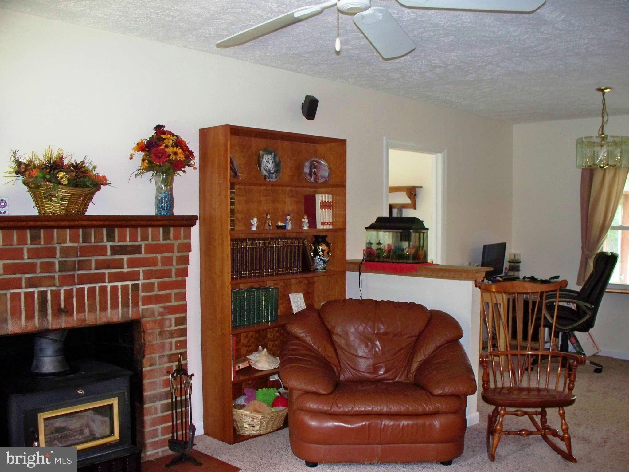 264 Pertch Road Severna Park, MD 21146 - Photo 3 of 28 Living Room