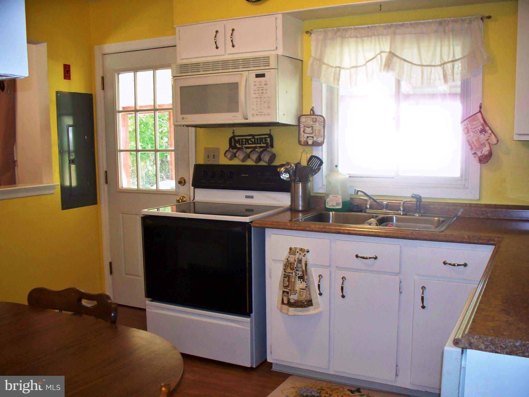 264 Pertch Road Severna Park, MD 21146 - Photo 7 of 28 Kitchen