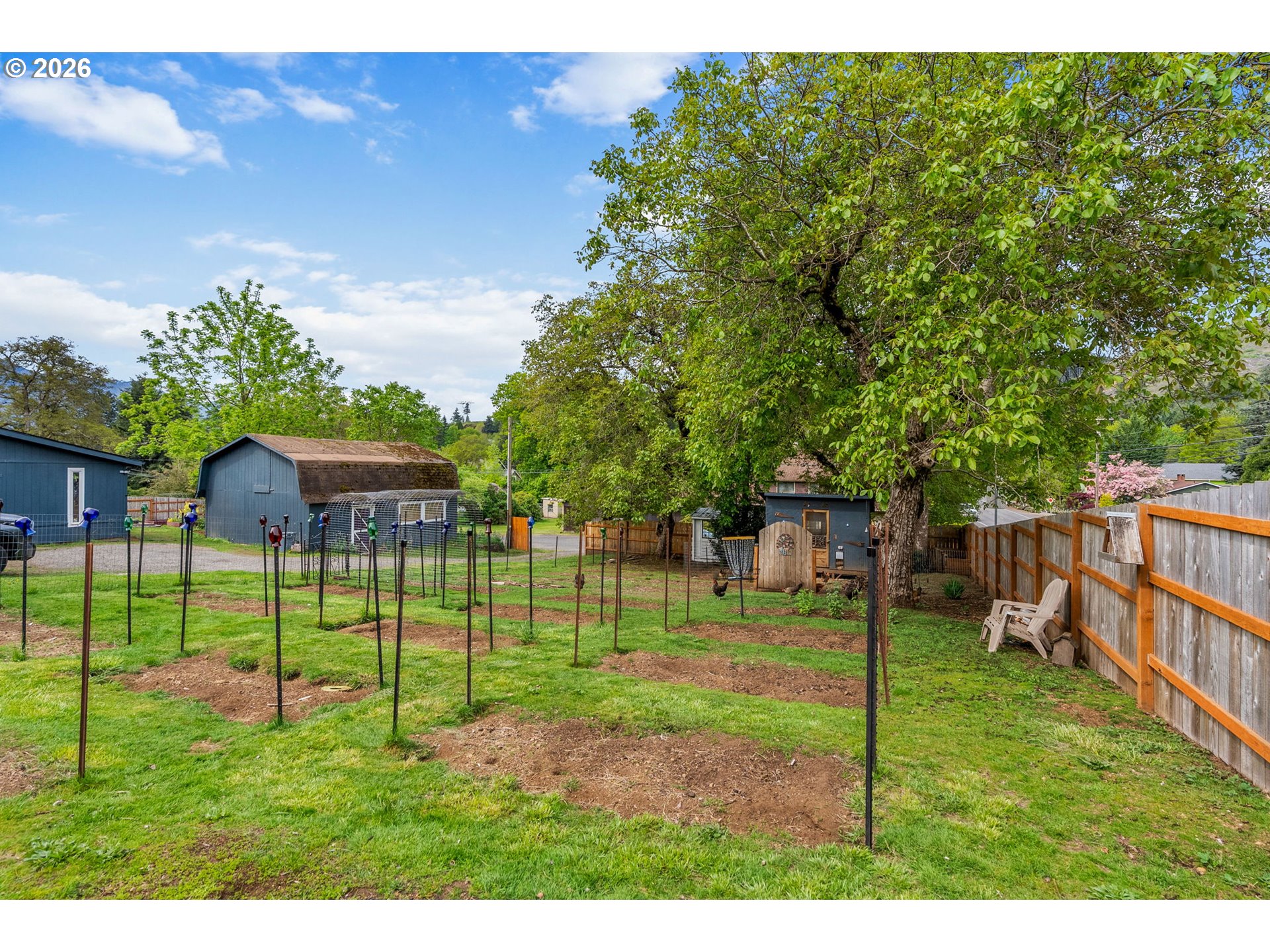 11 2nd Street Carson, WA 98610 - Photo 3 of 40