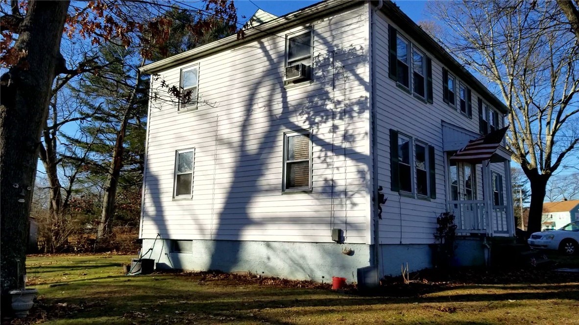 207 Yorktown Road North Kingstown, RI 02852 - Photo 3 of 19