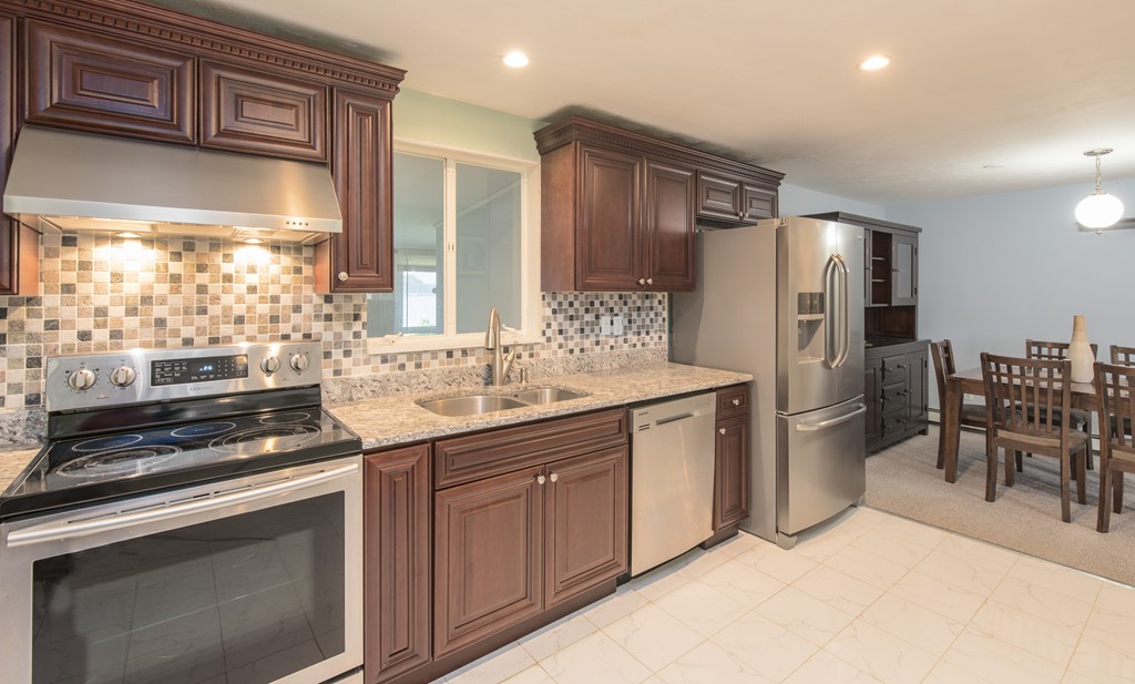 7 Clara Road Holbrook, MA 02343 - Photo 2 of 13 Gallery Image 2