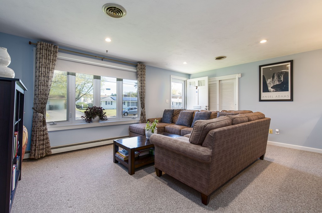 7 Clara Road Holbrook, MA 02343 - Photo 5 of 13 Gallery Image 5