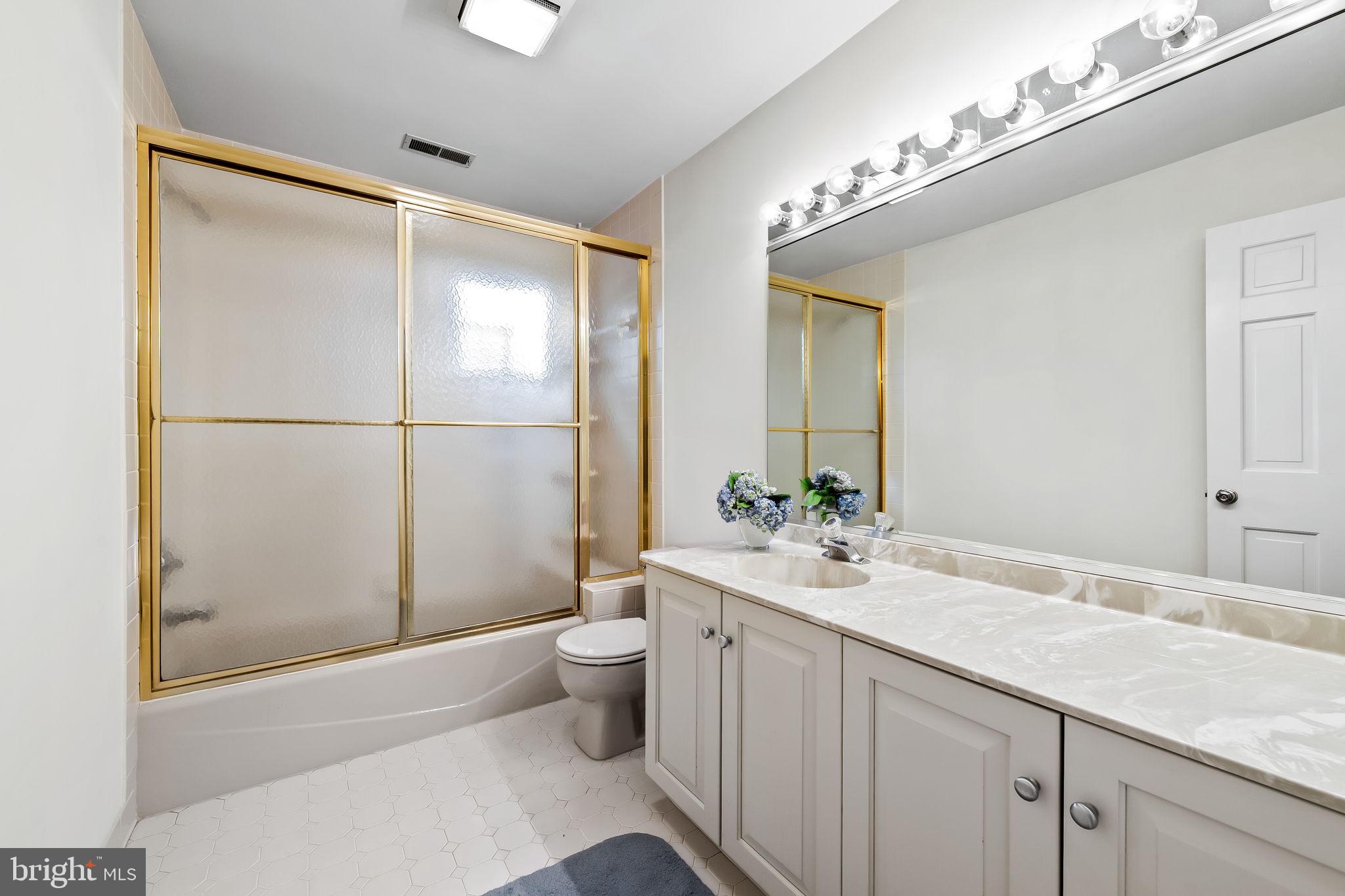 1927 Old Court Road Towson, MD 21204 - Photo 38 of 65 Second full bath