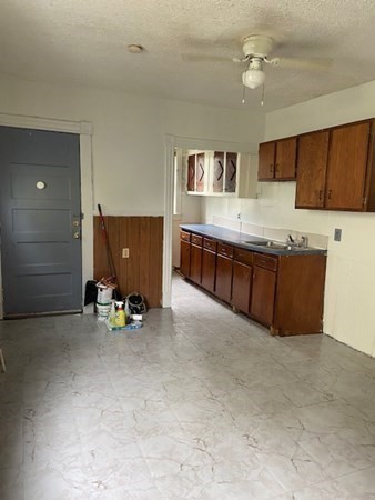 208-210 White Street Springfield, MA 01108 - Photo 6 of 22