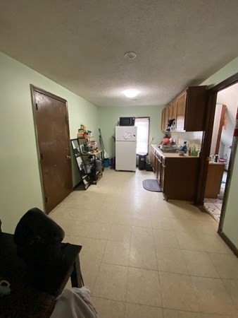 208-210 White Street Springfield, MA 01108 - Photo 7 of 22