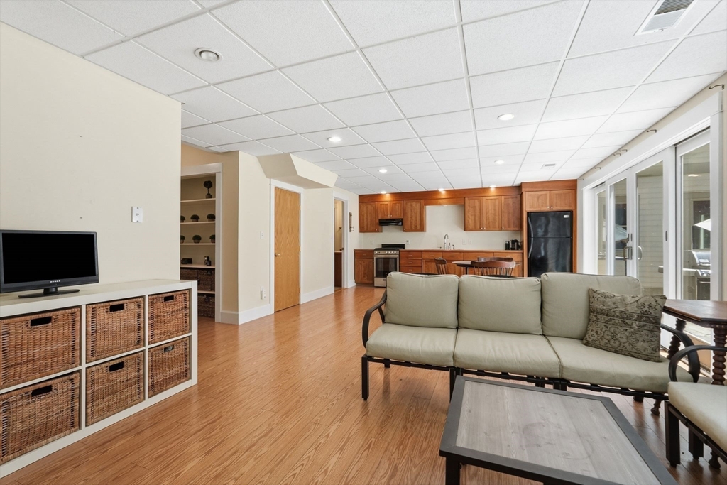 409 Henry Street Amherst, MA 01002 - Photo 35 of 42