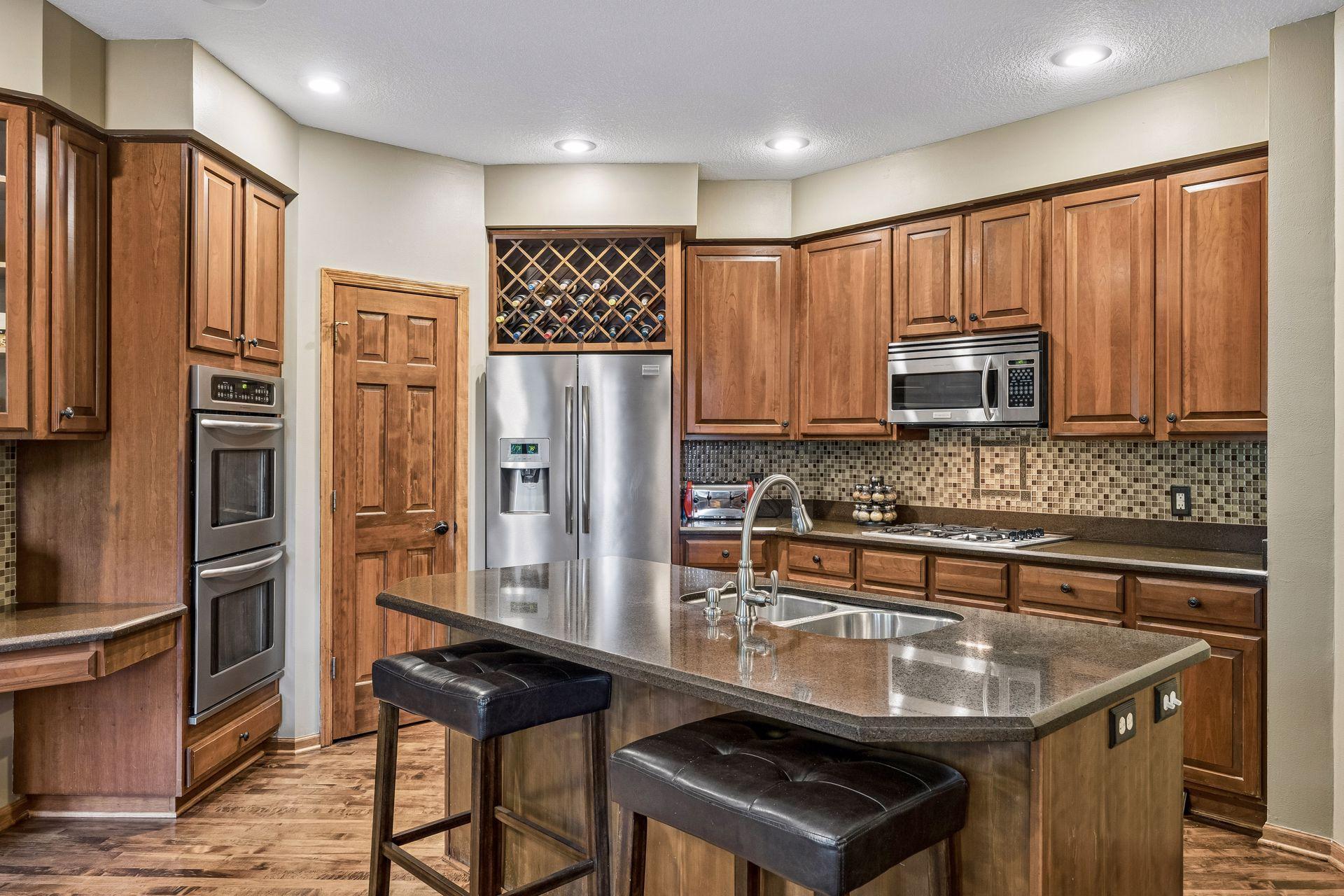 18464 Farmstead Circle Eden Prairie, MN 55347 - Photo 14 of 47