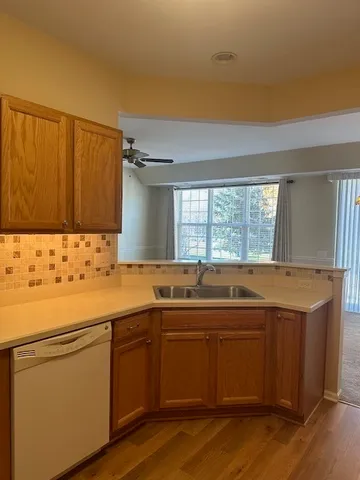 $2,300 | 11723 Evergreen Lane, Huntley, IL 60142