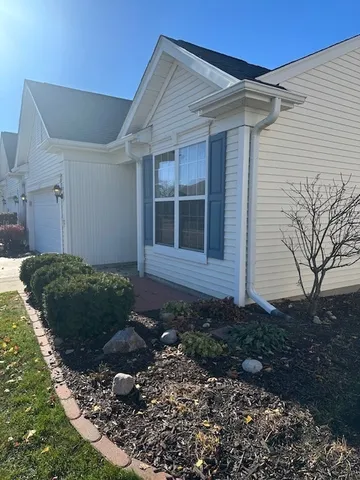 $2,300 | 11723 Evergreen Lane, Huntley, IL 60142