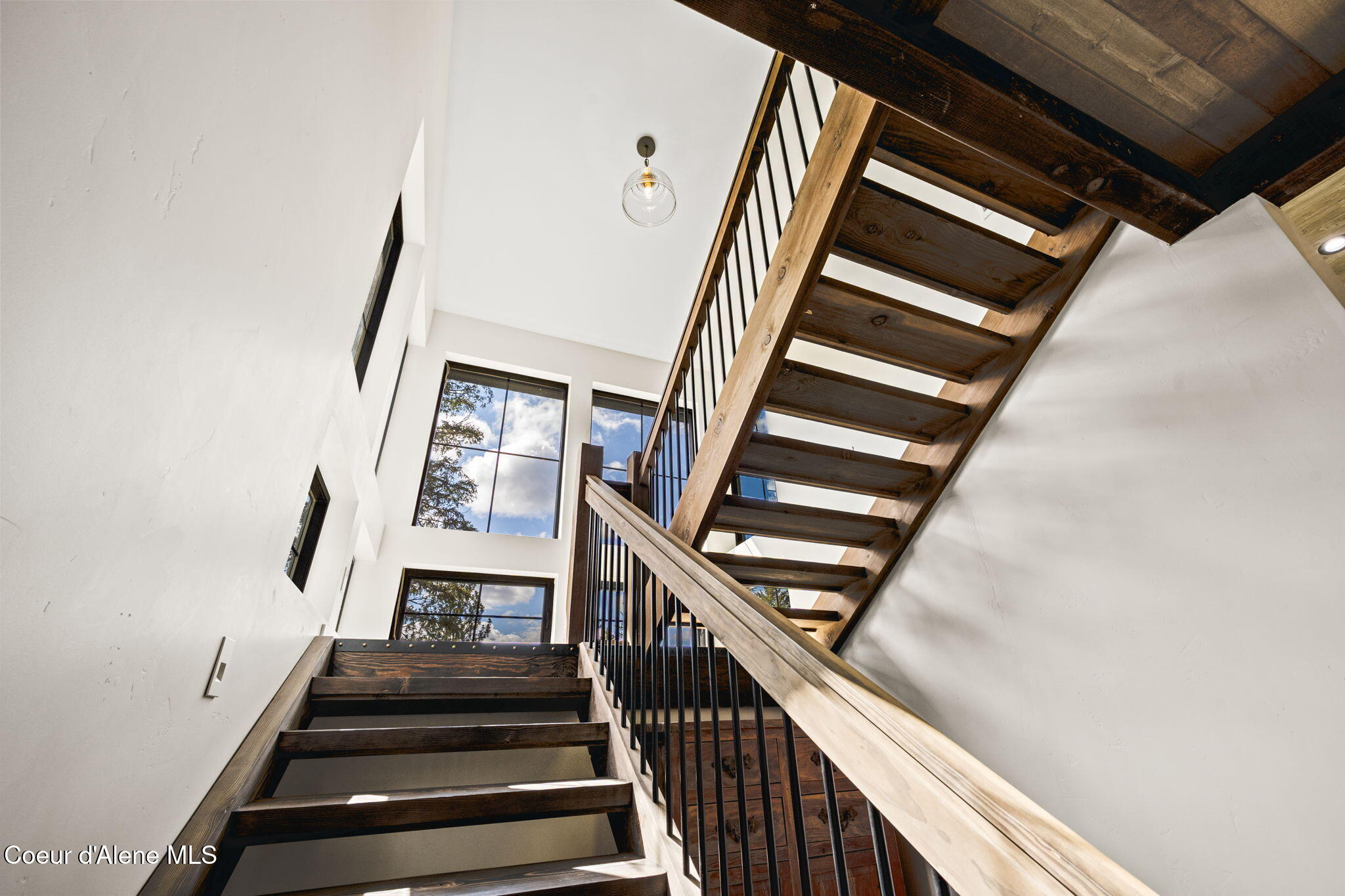 6799 East Shiras Road Coeur D'Alene, ID 83814 - Photo 46 of 98 Stairway