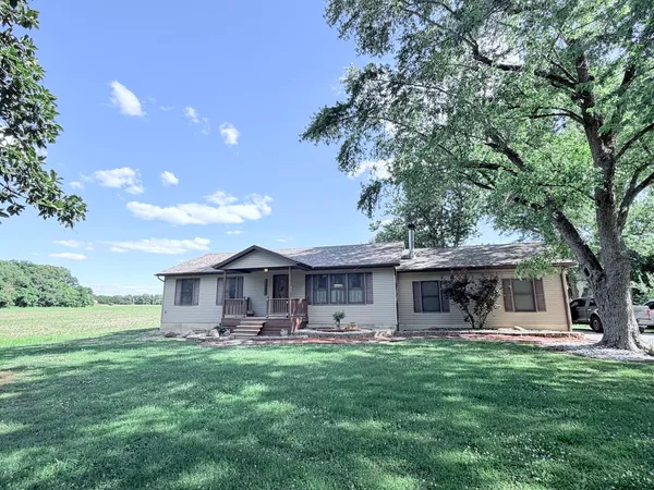 $329,900 | 1095 East Base Line Road, Centralia, IL 62801