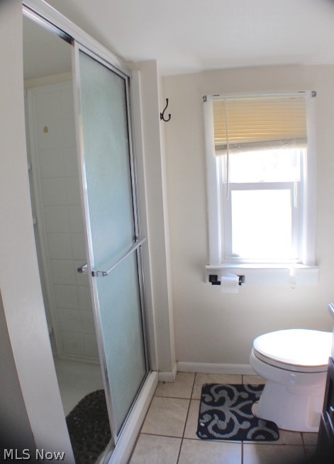 4898 Fairlawn Road Cleveland, OH 44124 - Photo 15 of 33 Super convenient walk-in shower!