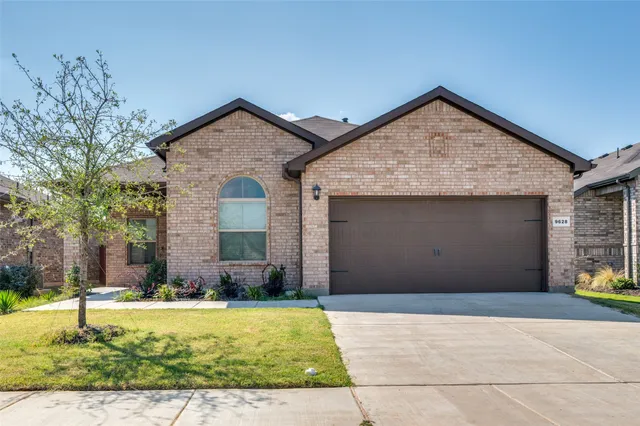 $373,000 | 9628 Austin Holw Road, Crowley, TX 76036