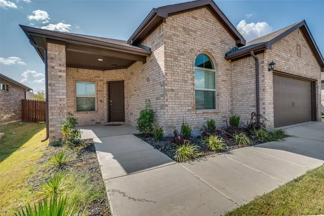 $373,000 | 9628 Austin Holw Road, Crowley, TX 76036