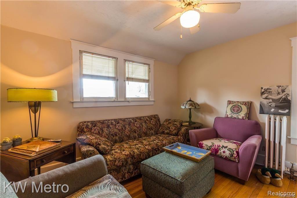 17 Oakdale Boulevard Pleasant Ridge, MI 48069 - Photo 15 of 27 15.jpg