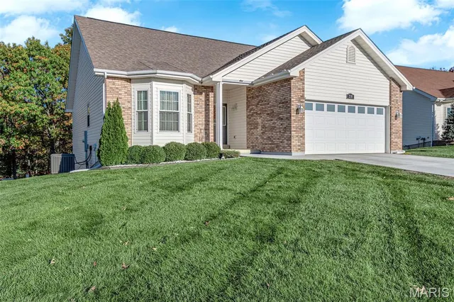 $400,000 | 218 Fiddlecreek Ridge Road, Wentzville, MO 63385