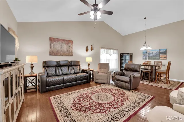 $400,000 | 218 Fiddlecreek Ridge Road, Wentzville, MO 63385