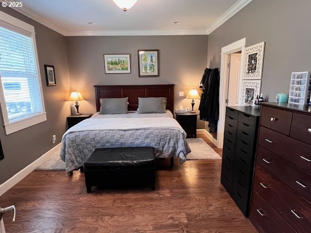 83178 South Pioneer Road Florence, OR 97439 - Photo 5 of 47 a bedroom with a bed and a dresser