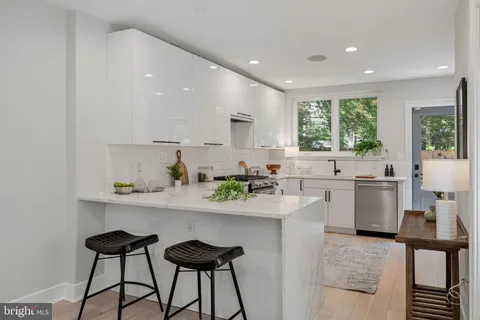 $639,900 | 909 South 25th Street, Philadelphia, PA 19146