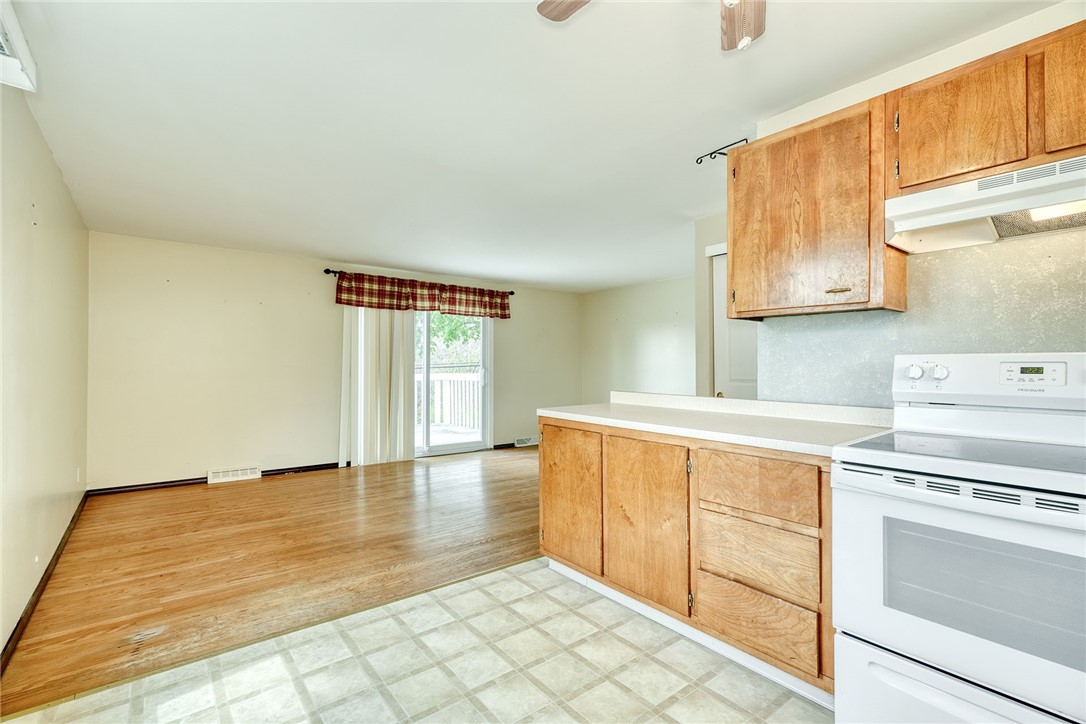 139 Nevins Road Henrietta, NY 14467 - Photo 8 of 38