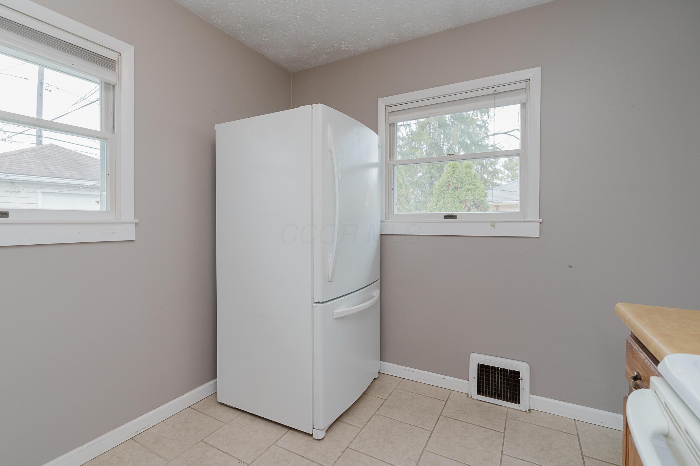 2063 Milden Road Columbus, OH 43221 - Photo 18 of 41 2063 Milden rd-22