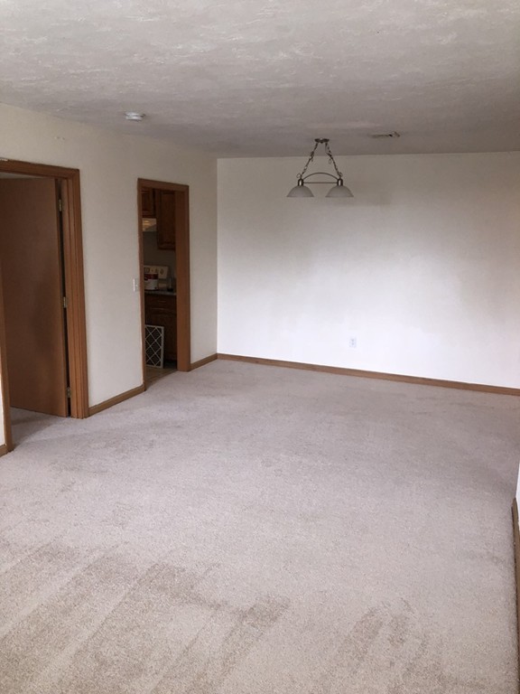 21 Middlesex Avenue, Unit 102 Worcester, MA 01604 - Photo 12 of 15