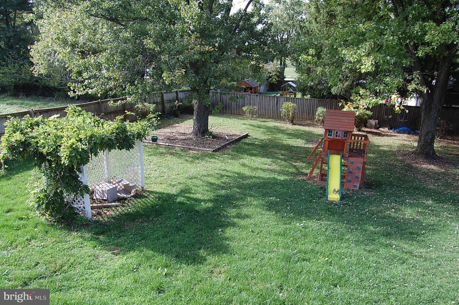 18428 Kingshill Road Germantown, MD 20874 - Photo 30 of 30 Exterior (Rear)