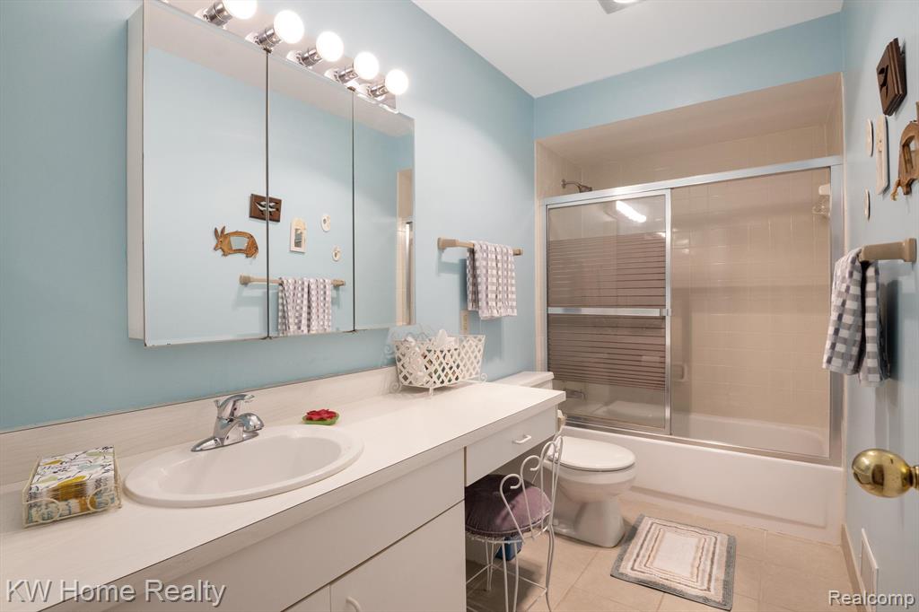 29691 Pine Ridge Circle Farmington Hills, MI 48331 - Photo 30 of 39