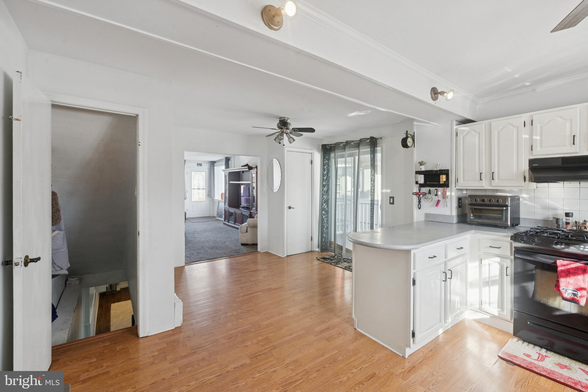 7521 Claridge Street Philadelphia, PA 19111 - Photo 7 of 25